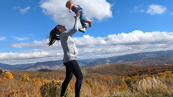 Randonnée avec un bébé : 3 conseils pour les mamans aventureuses